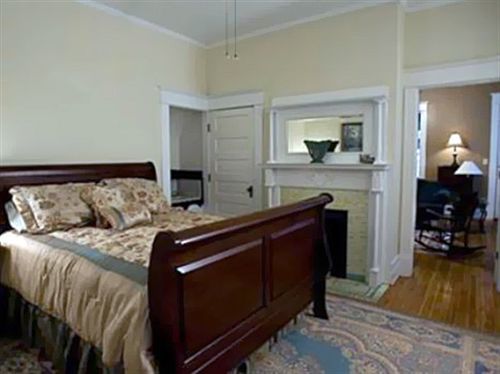 Bed and Breakfast The Historic Morris Harvey House à Fayetteville Chambre photo