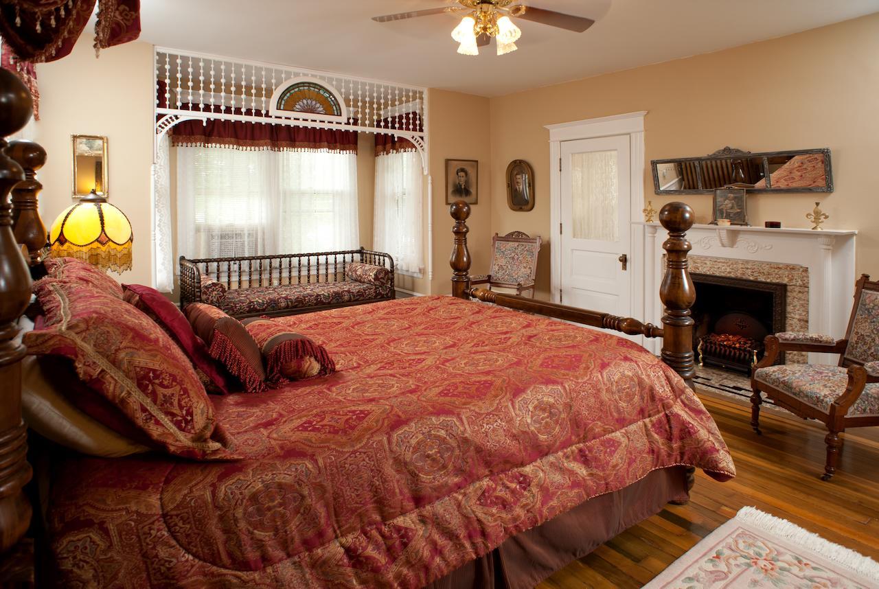 Bed and Breakfast The Historic Morris Harvey House à Fayetteville Chambre photo